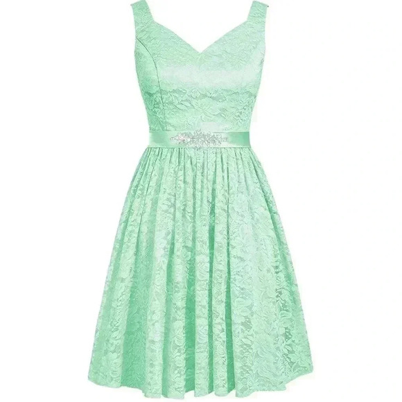 Angel Formal Dresses Dresses & Skirts - Mint Green Lace A-line Dress, Size Small w/ removable Sash & Built in Bra
